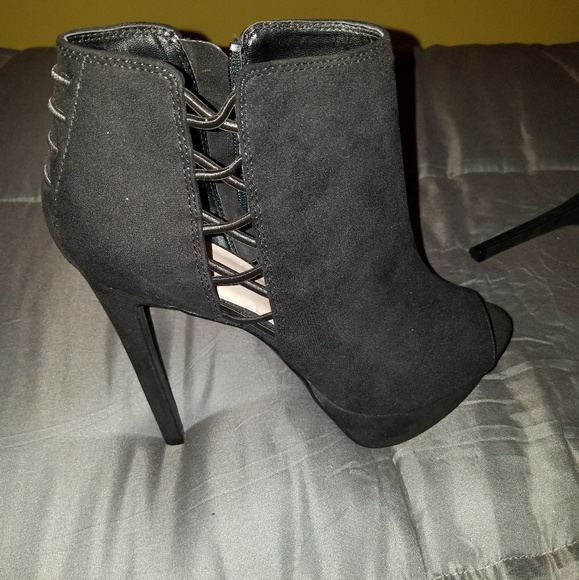 Black Heal Booties - Picture 2 of 3
